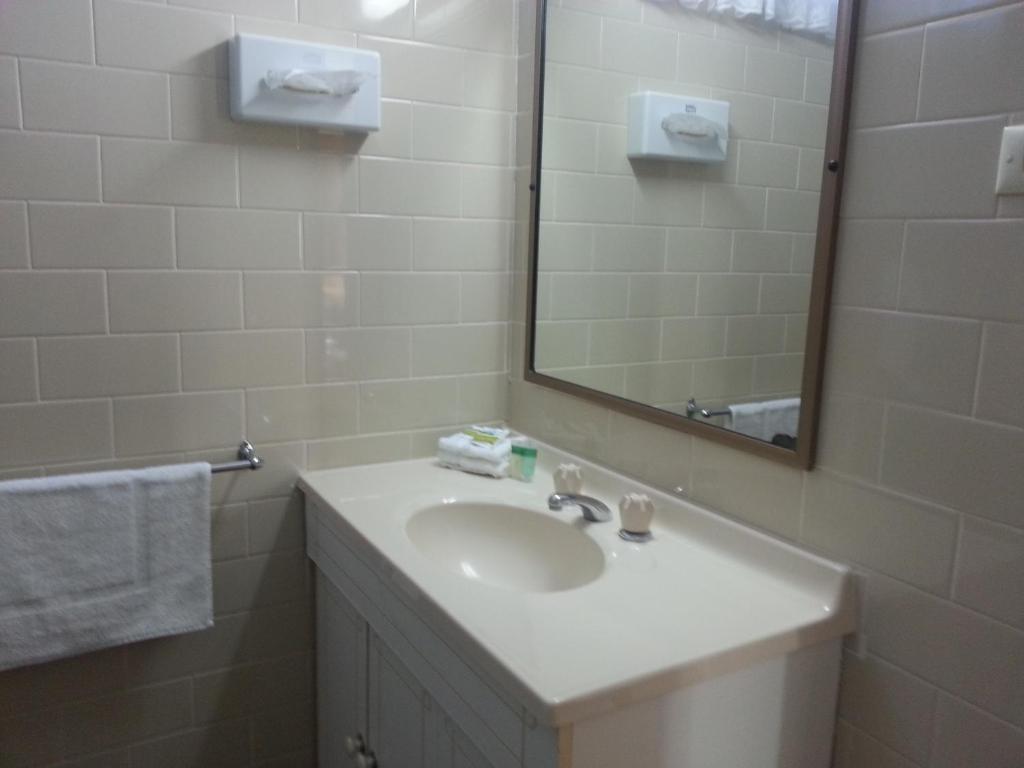 Big Valley Lakeside Paradise Motor Inn Shepparton Zimmer foto